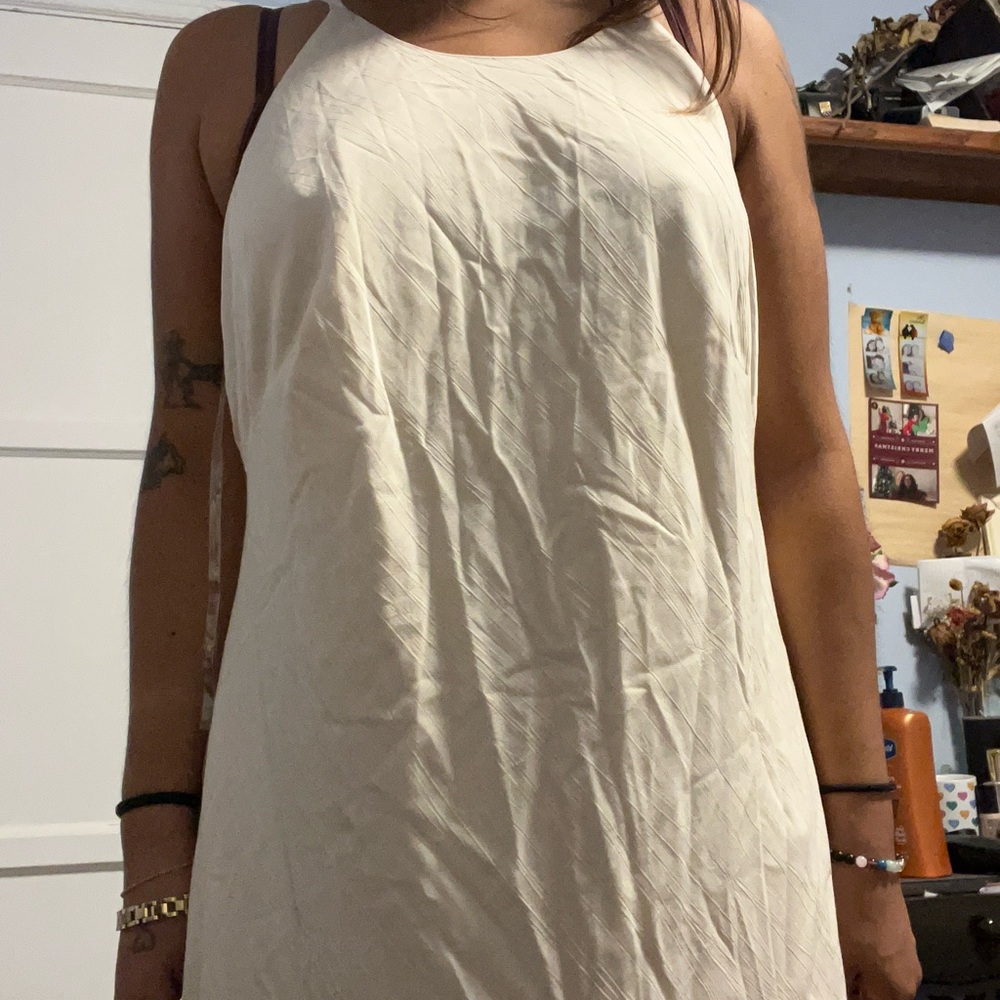 Elegant White Sleeveless Dress
